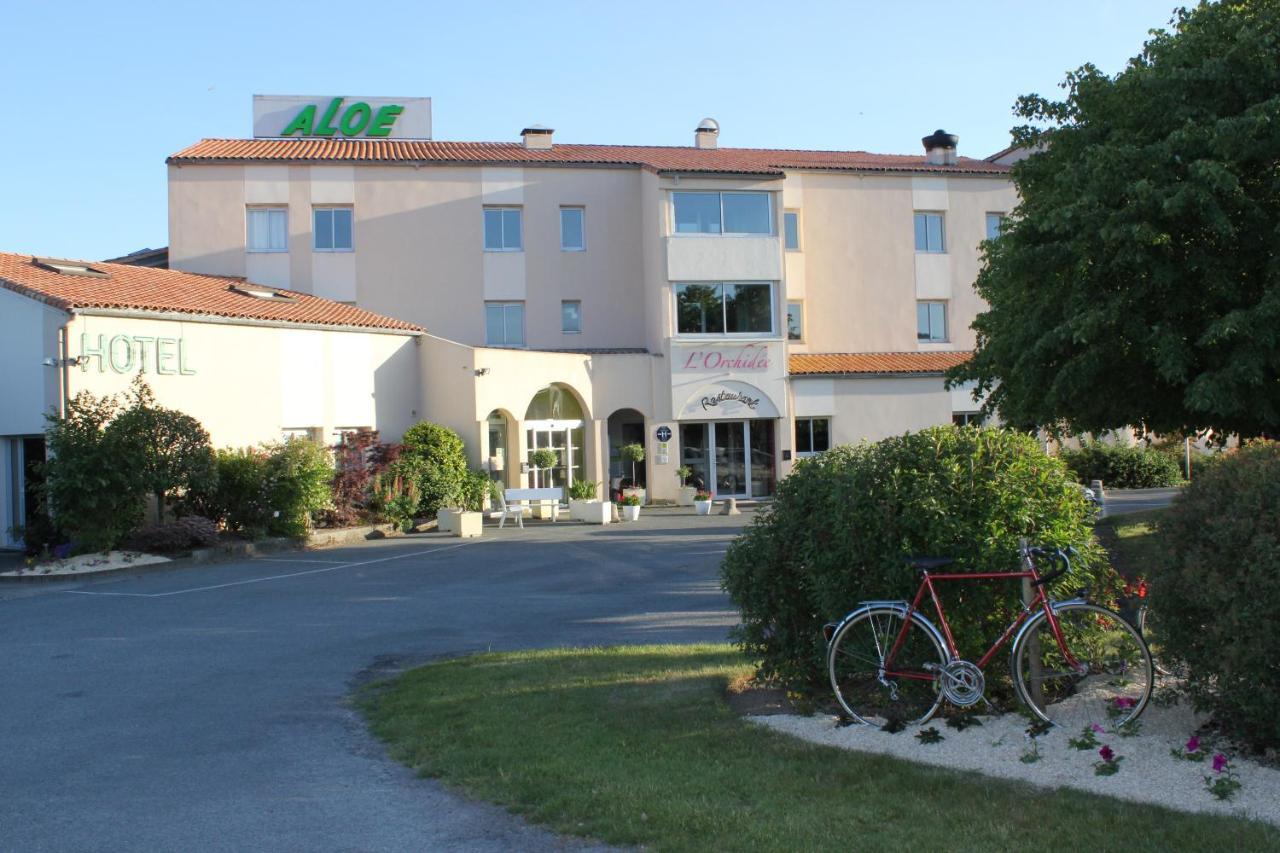 Logis Hotel Restaurant Aloe 레헤르비에르 외부 사진
