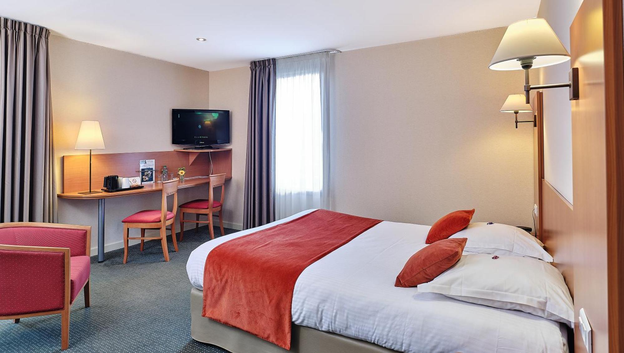 Logis Hotel Restaurant Aloe 레헤르비에르 외부 사진