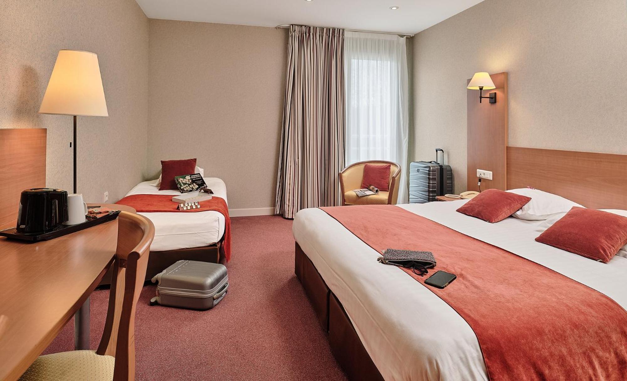 Logis Hotel Restaurant Aloe 레헤르비에르 외부 사진