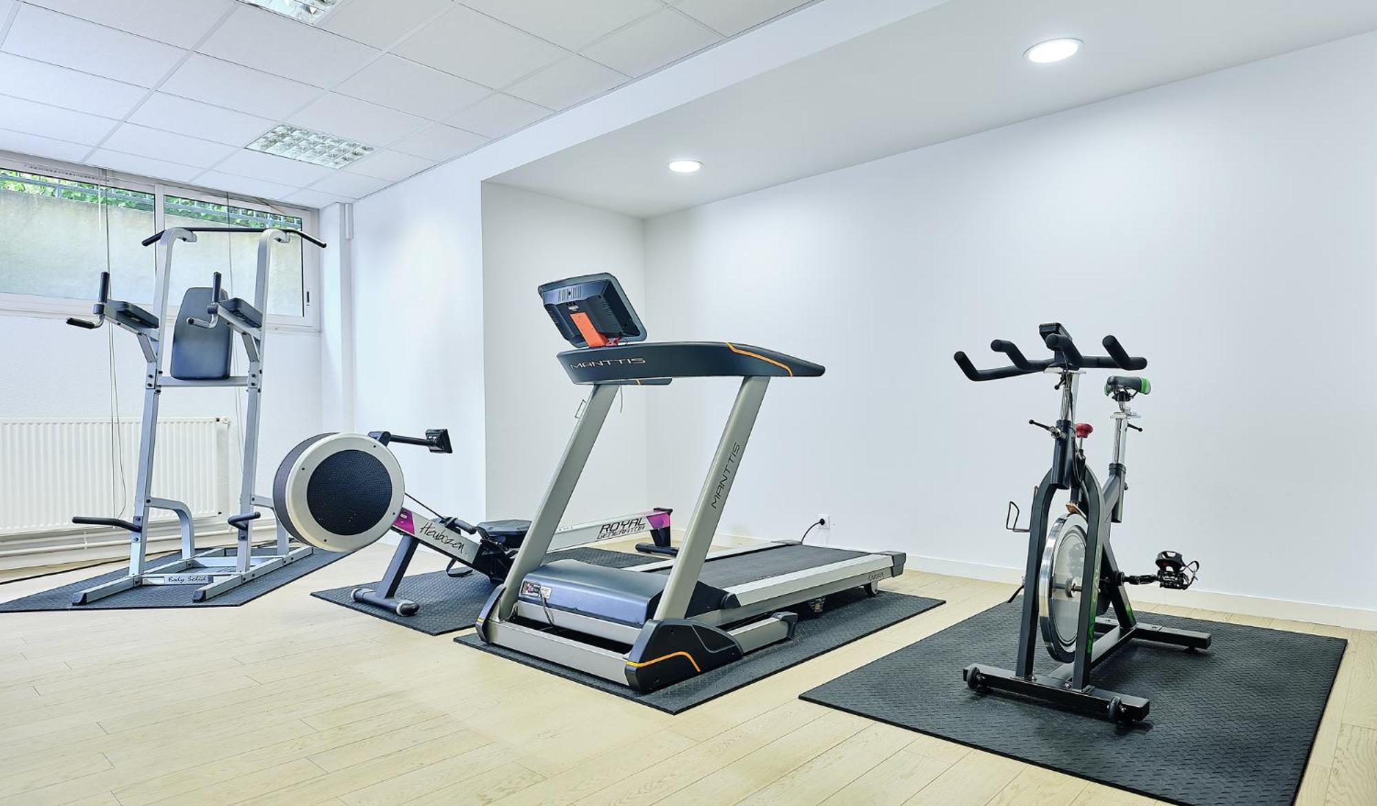 Logis Hotel Restaurant Aloe 레헤르비에르 외부 사진