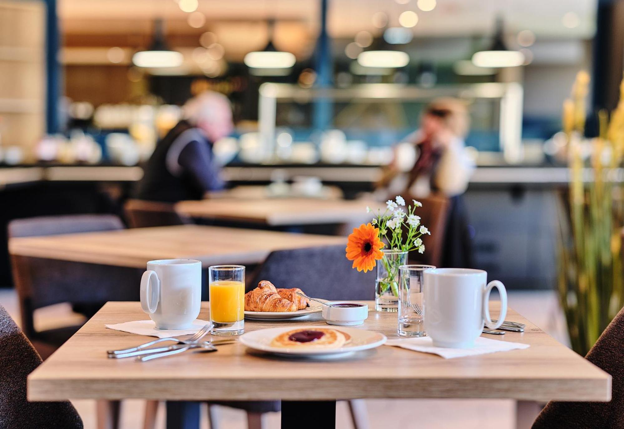 Logis Hotel Restaurant Aloe 레헤르비에르 외부 사진